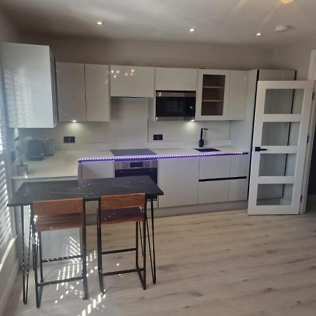 Collier'S Wood En-Suite Apartments London Exteriör bild