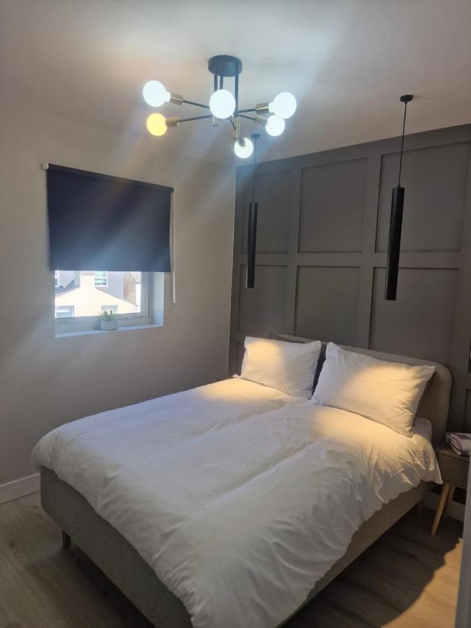 Collier'S Wood En-Suite Apartments London Exteriör bild