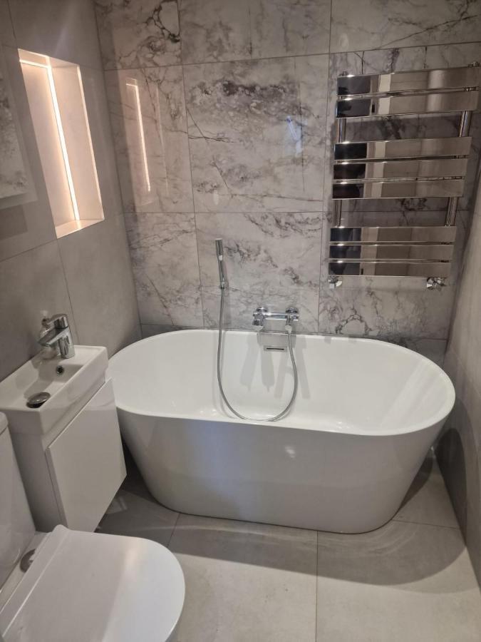 Collier'S Wood En-Suite Apartments London Exteriör bild