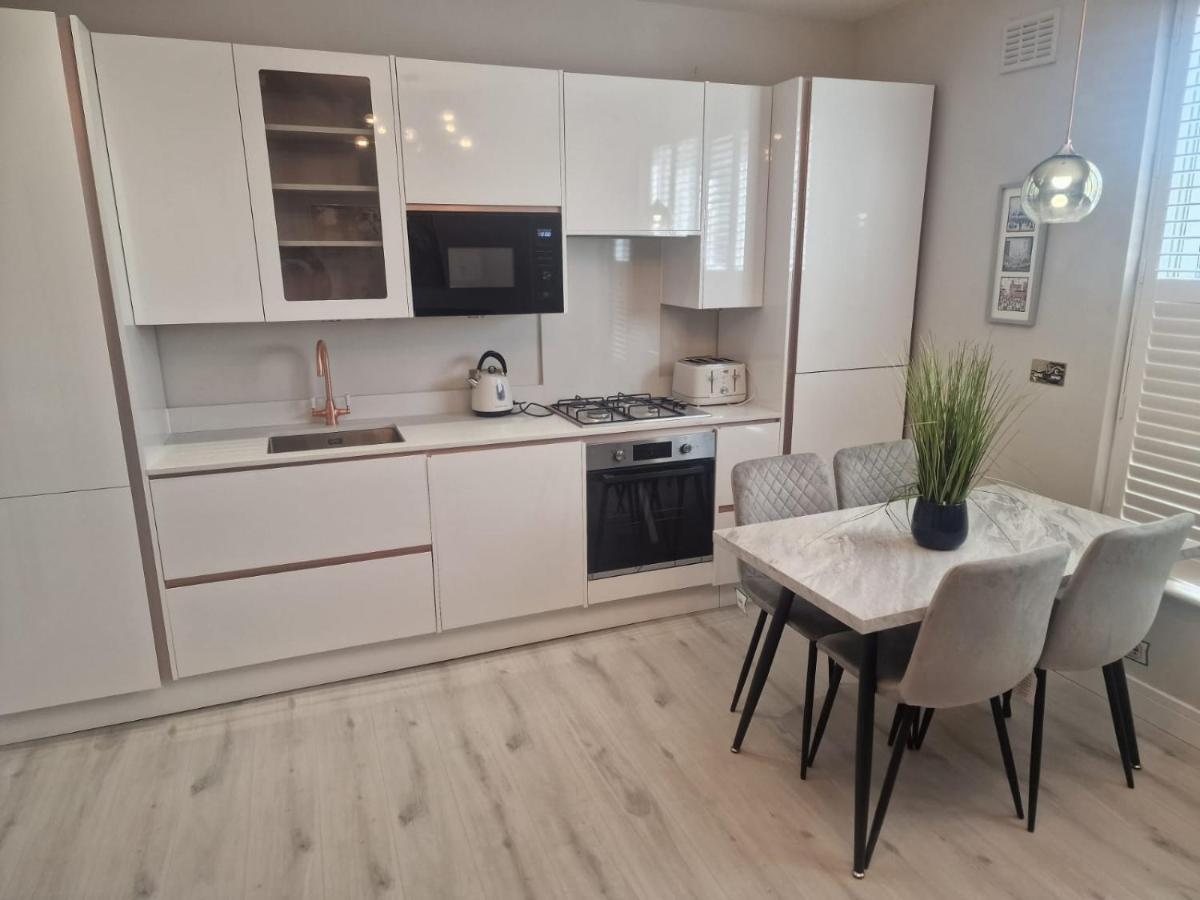Collier'S Wood En-Suite Apartments London Exteriör bild